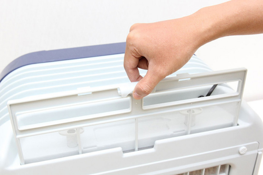 kinh nghiệm sử dụng quạt điều hòa: vệ sinh thường xuyên