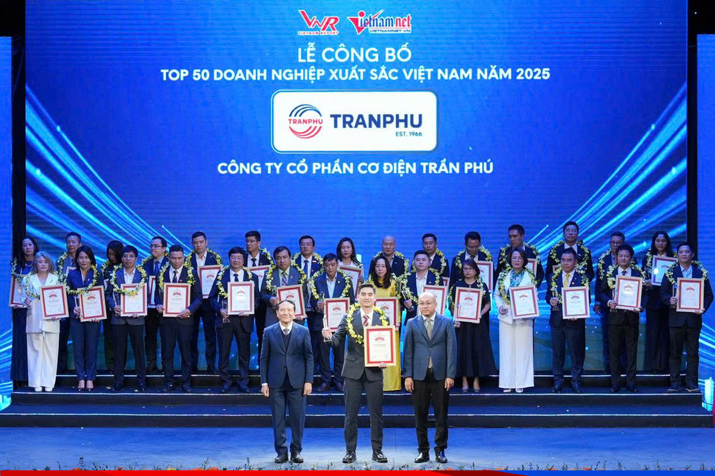 TRẦN PHÚ – TRAFUCO TIẾP TỤC ĐƯỢC VINH DANH TRONG TOP 500 DOANH NGHIỆP LỚN NHẤT VIỆT NĂM 2025